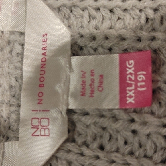 No Boundaries Gray Sweater w Fringe & Pink hearts. XXL NWOT see below for note - Picture 8 of 11